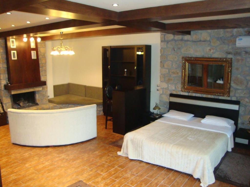 Nymfes Hotel Káto Loutrákion Habitación foto