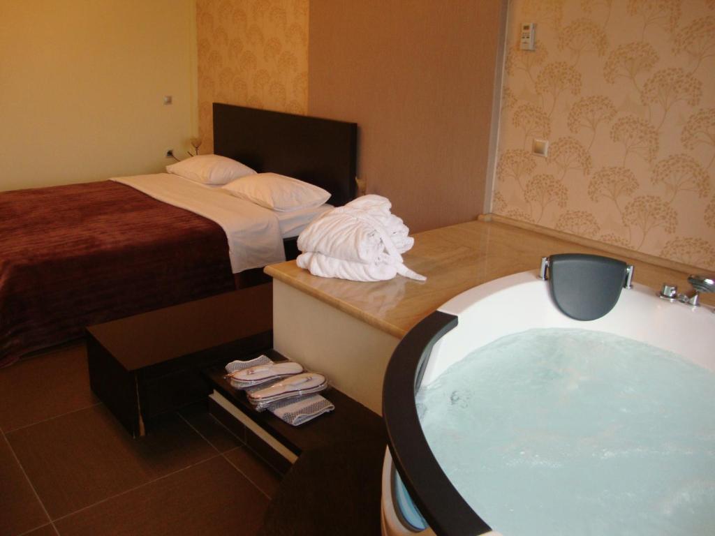 Nymfes Hotel Káto Loutrákion Habitación foto